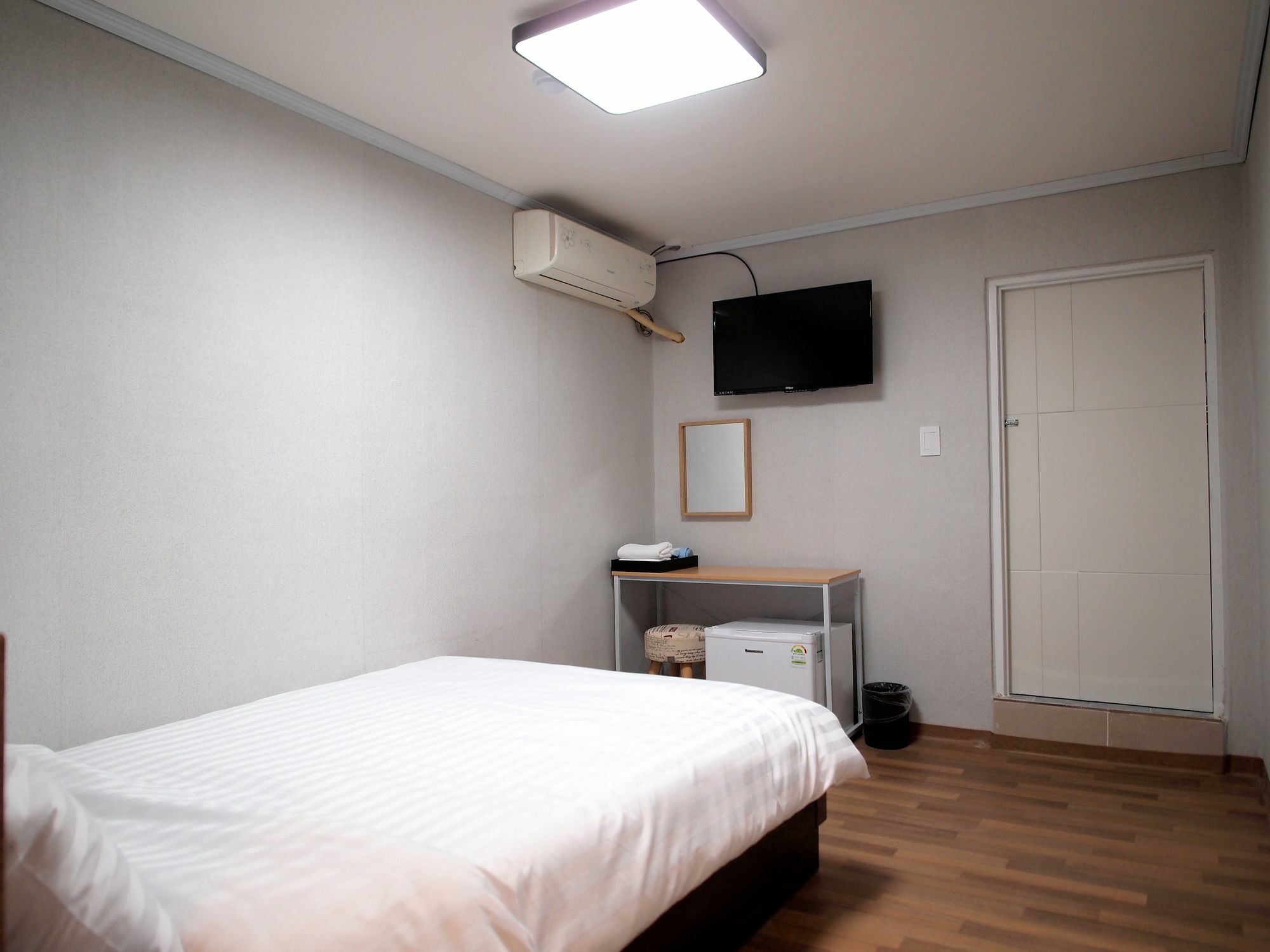 Hostel Gaon Sinchon Seúl Exterior foto